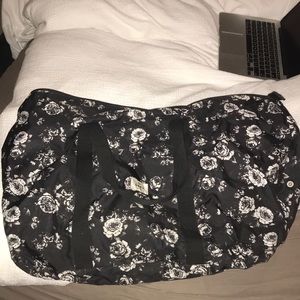 XTRA LARGE OBEY DUFFLE BAG